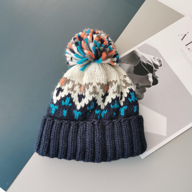 H00050 Colorido Jacquard Lovely Warm Knitted Hat Con Hairball